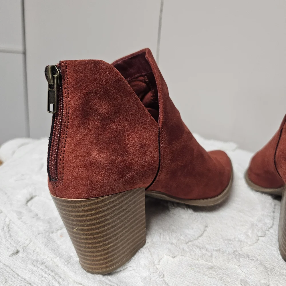 Sun + Stone Rust‎ Orange Ankle Booties Fall Autumn Chic Pumpkin Size 7